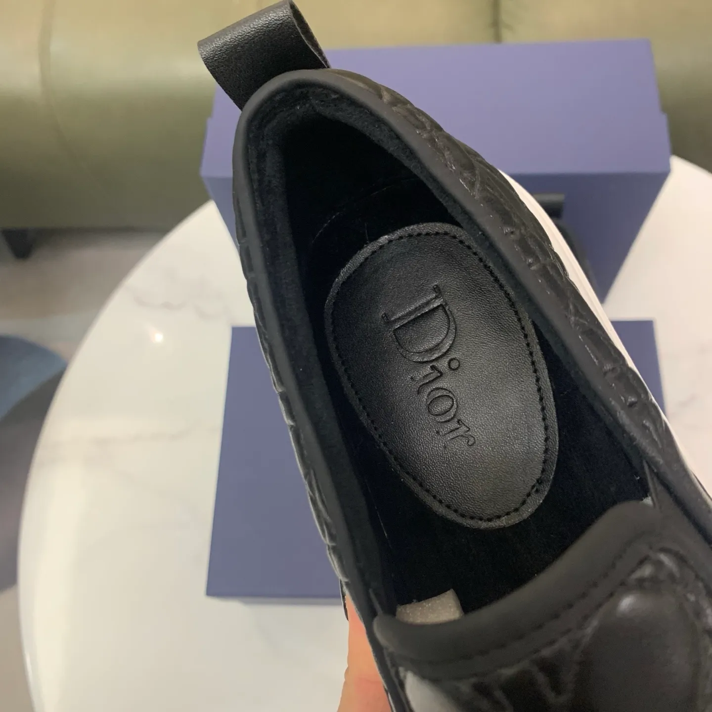 Men's men's shoes 💰400 [New style] 🧁🧁 Dior (velvet lining and leather lining are preferred when ordering) D's new product is on the market, full first-layer calfskin with embroidered classic diamond pattern D's craftsmanship, high-end and classy, ​​comfortable on the feet, versatile to wear, full of three-dimensional sense, available in 4 colors: black, coffee, gray and khaki, size: 39-44 (45 can be customized, cannot be returned)